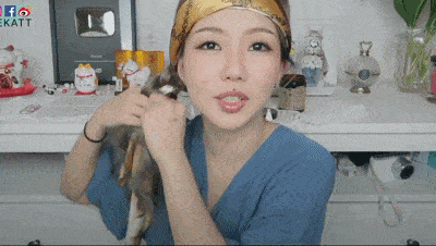 头发|头发出不出油没关系，丝巾绑一下想不出圈都难！