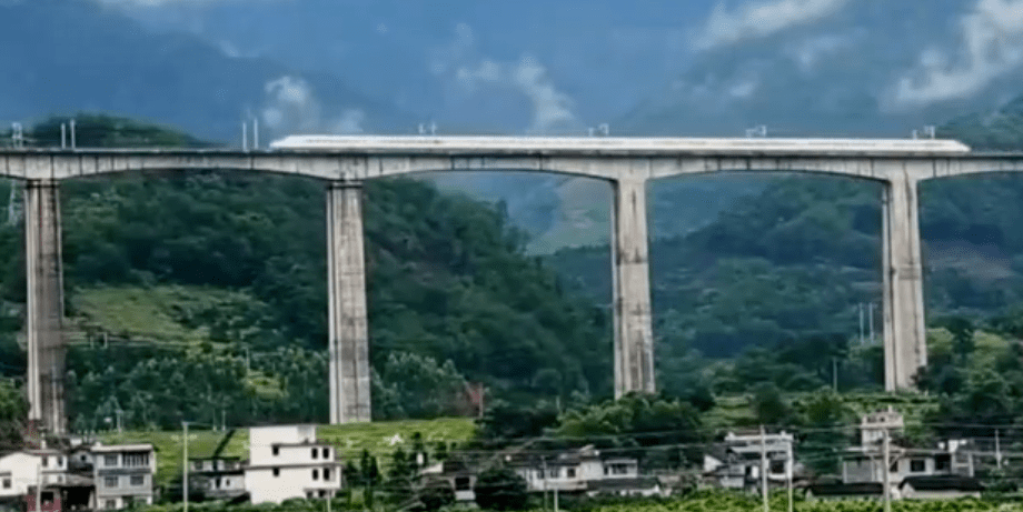 容县市人口_容县都峤山图片(2)