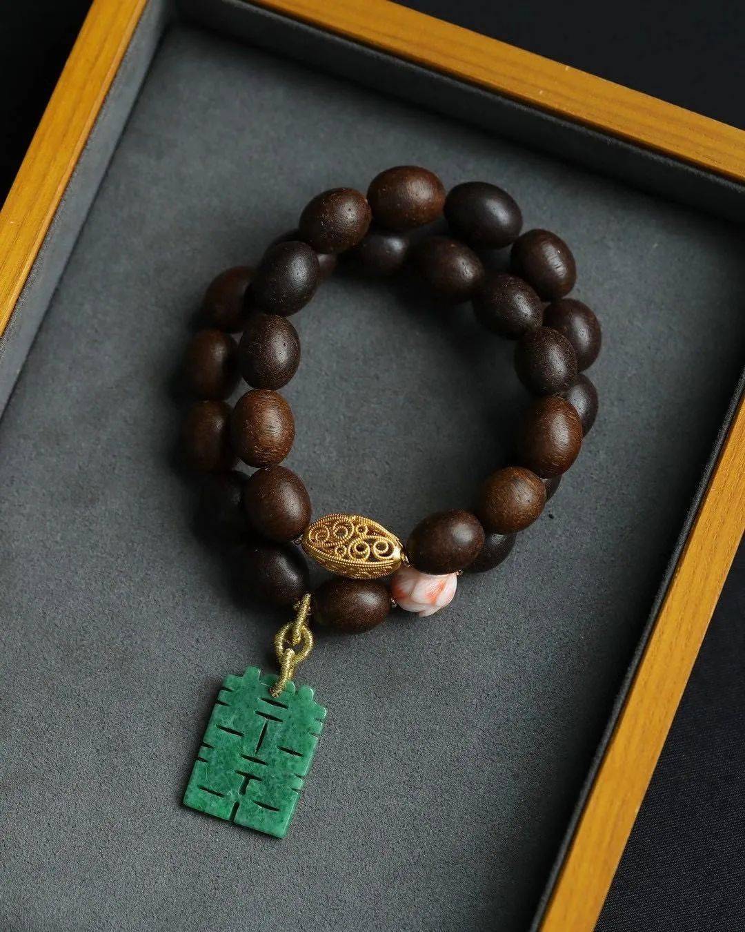 老年人|41岁女子10年时间里和8名老年人结婚 骗走大量珠宝和钱财后悲剧