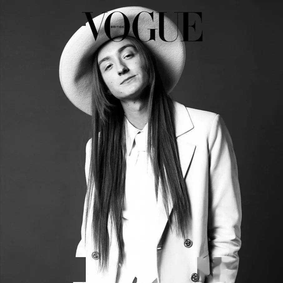 Reed|勇敢出柜却受尽歧视,如今他凭借仙美颜值为Gucci走秀,还被Vogue评为最受瞩目的设计师！