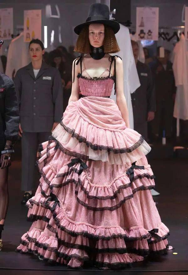 Michele|去秀场后台看秀？这波儿骚操作你服不服？