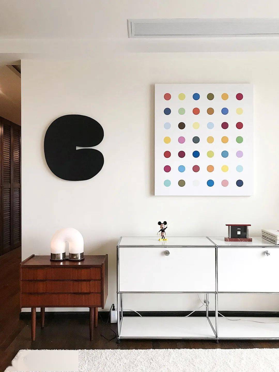 照片|显穷大白墙+网红装饰画=悲剧！