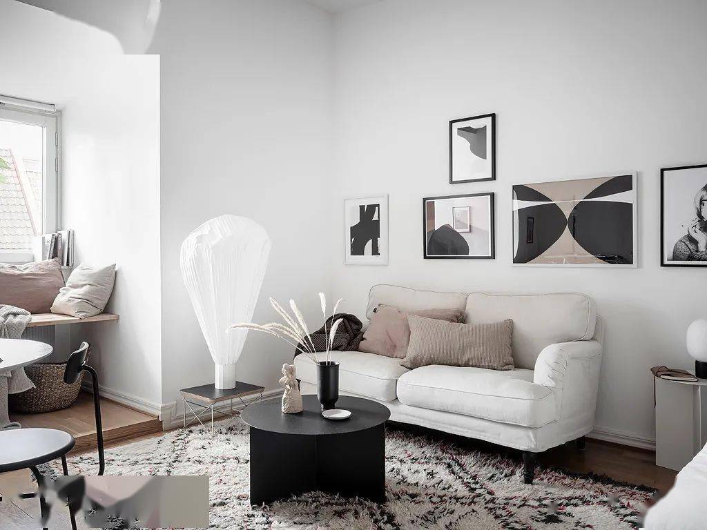 照片|显穷大白墙+网红装饰画=悲剧！