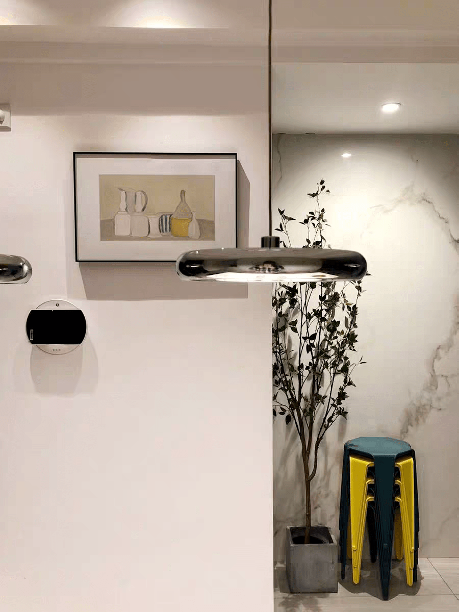 照片|显穷大白墙+网红装饰画=悲剧！