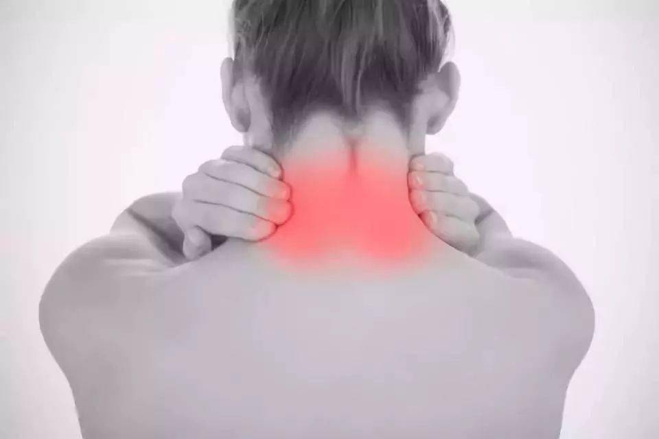 徐峥|37岁穿旗袍秀“完美腰臀比”征服徐峥，让毒舌章子怡赞不绝口：女人最高级的性感，都藏在这一点！