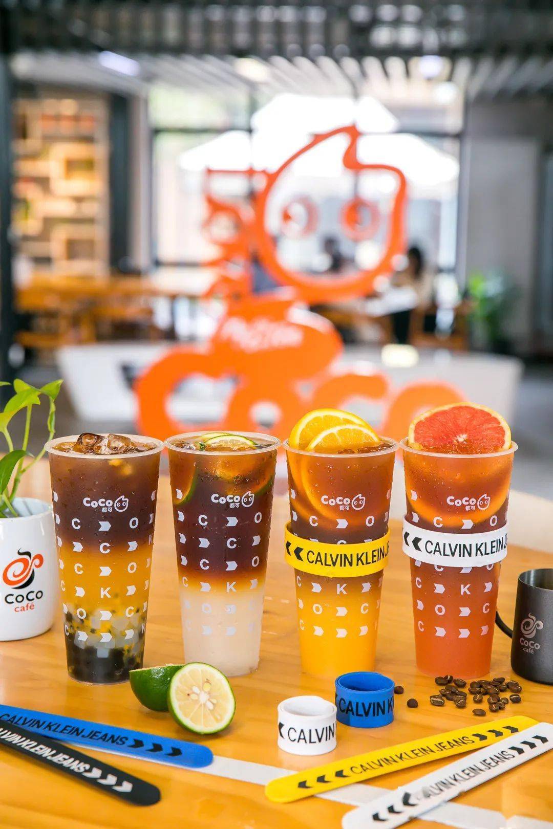 合作|潮人必备!CoCo与CK腕表首饰跨界合作,限量版手环抢疯了...