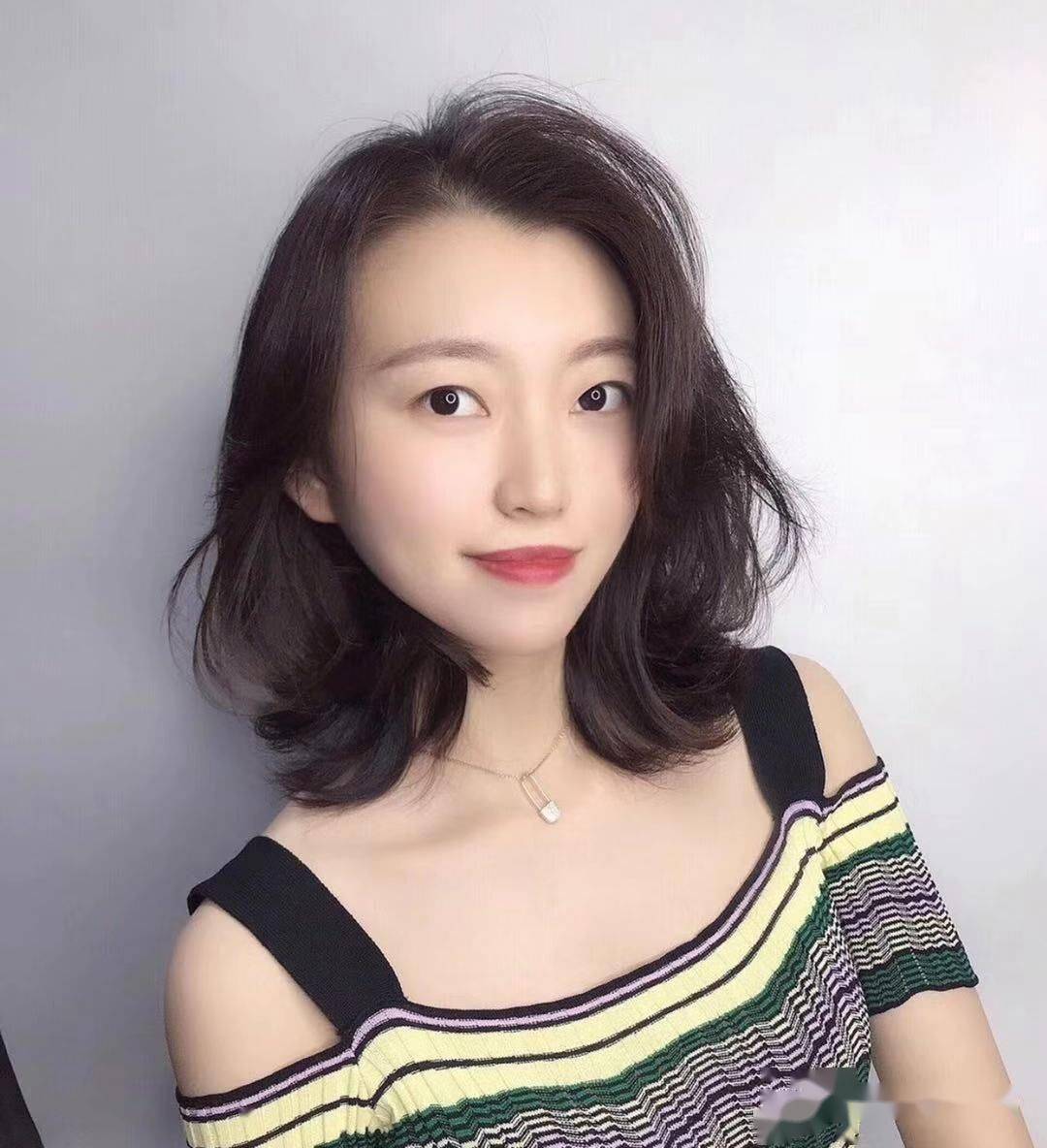 “ayx官方网站”
2020最新盛行“不长不短”发型(图6) “ayx官方网站”
2020最新盛行“不长不短”发型(图6)