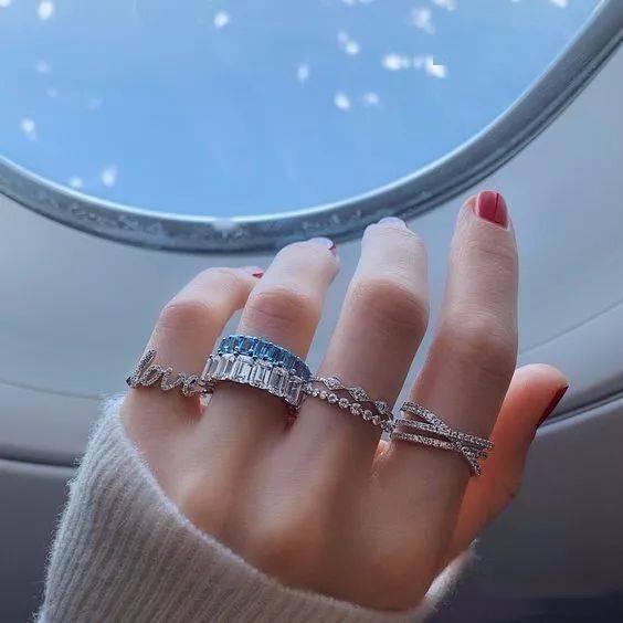 一个人|如何判断一个人是否时髦？看Ta戴几个戒指啊！