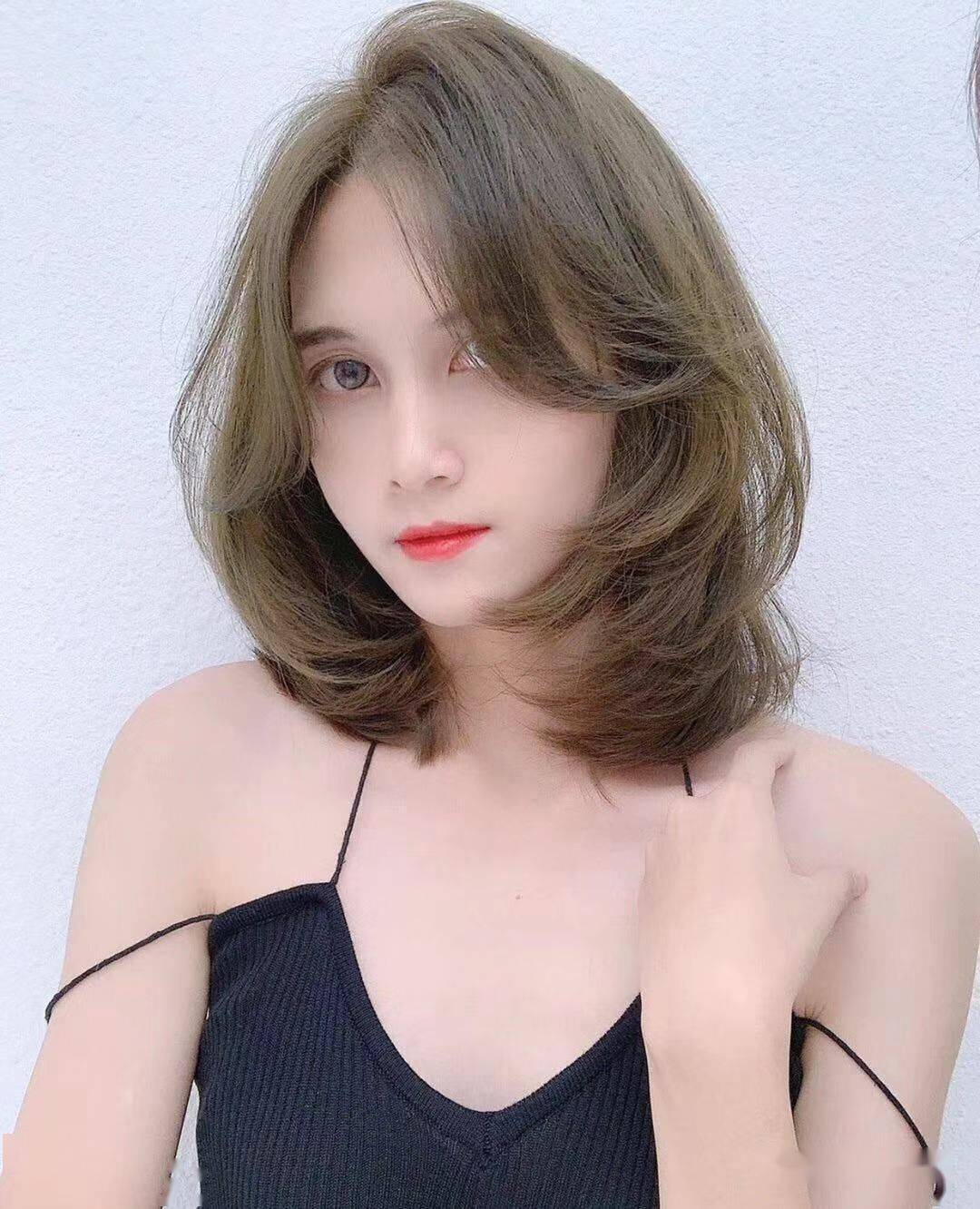 “ayx官方网站”
2020最新盛行“不长不短”发型(图4) “ayx官方网站”
2020最新盛行“不长不短”发型(图4)