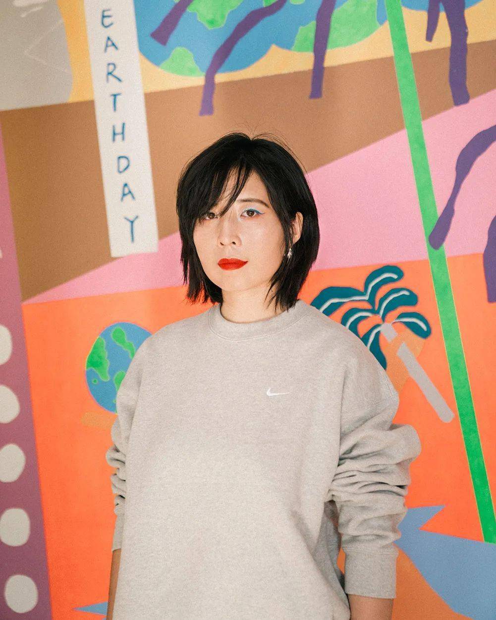 Banksy|潮事 | 这双写着汉字的 Nike ，我真的爱了