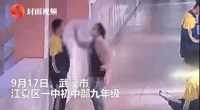 耳光后  趁人不注意从教学楼跳楼自杀 该男生就读于武汉市江夏区一中