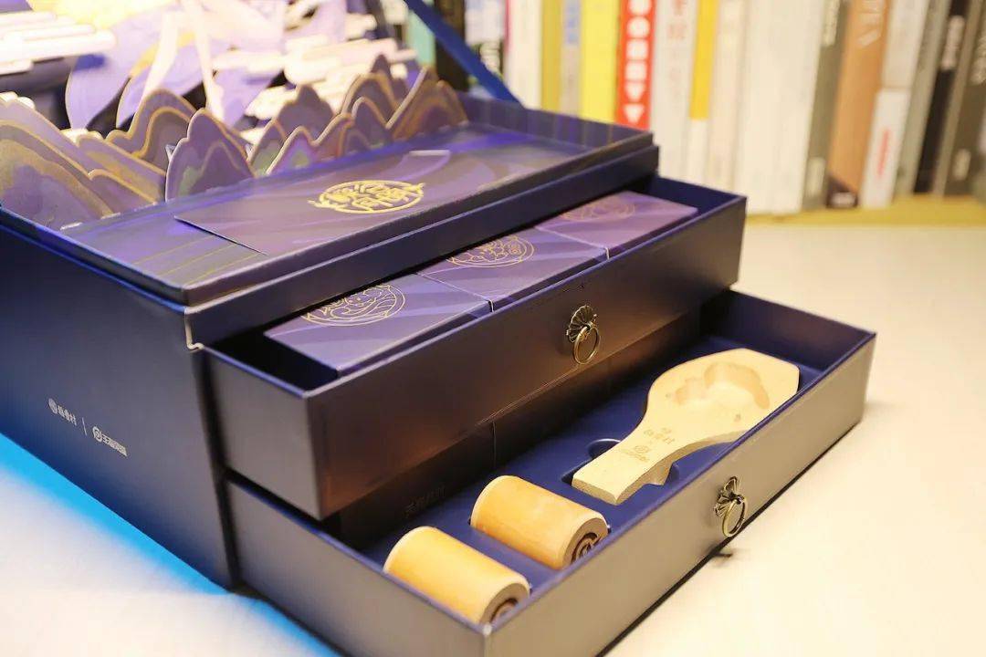 主题|今年这些大公司的月饼，羡慕哭了。