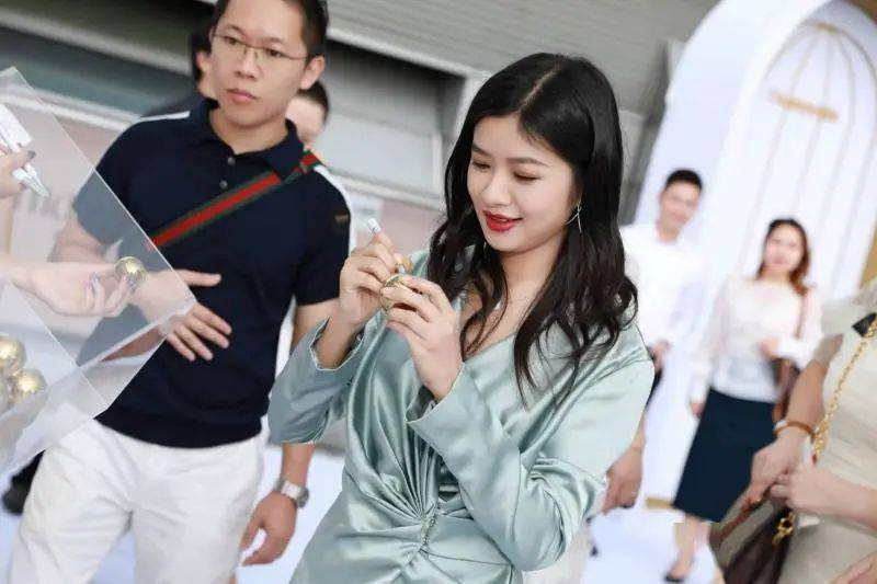 姐姐|霸屏3个月！除了“30+的姐姐”，还有什么