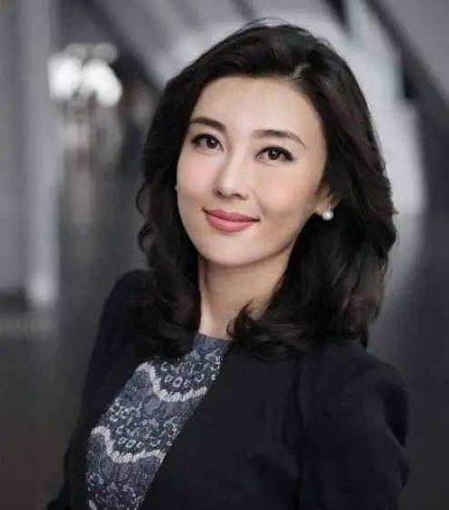 美女|刷屏!一美女记者火了!网友:爱上看新闻
