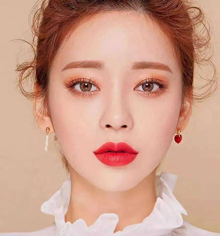 口红|MAC限定款口红129元疯抢！入秋必备4大神仙色，色泽高级饱满，显白不挑皮，上唇美炸了！