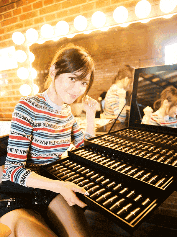 口红|MAC限定款口红129元疯抢！入秋必备4大神仙色，色泽高级饱满，显白不挑皮，上唇美炸了！