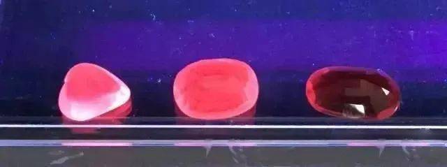 双胞胎|刘嘉玲、那英撞脸，堪比双胞胎？珠宝圈尴尬的碰瓷现场，你更分不清...