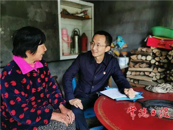 脚印┃常德一扶贫队长把2300人的事当个人的事办,抵押自家房屋为村里修建冷库