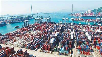 商品|香港8月出口货值按年跌2.3%，对美国和欧盟出口跌幅收窄