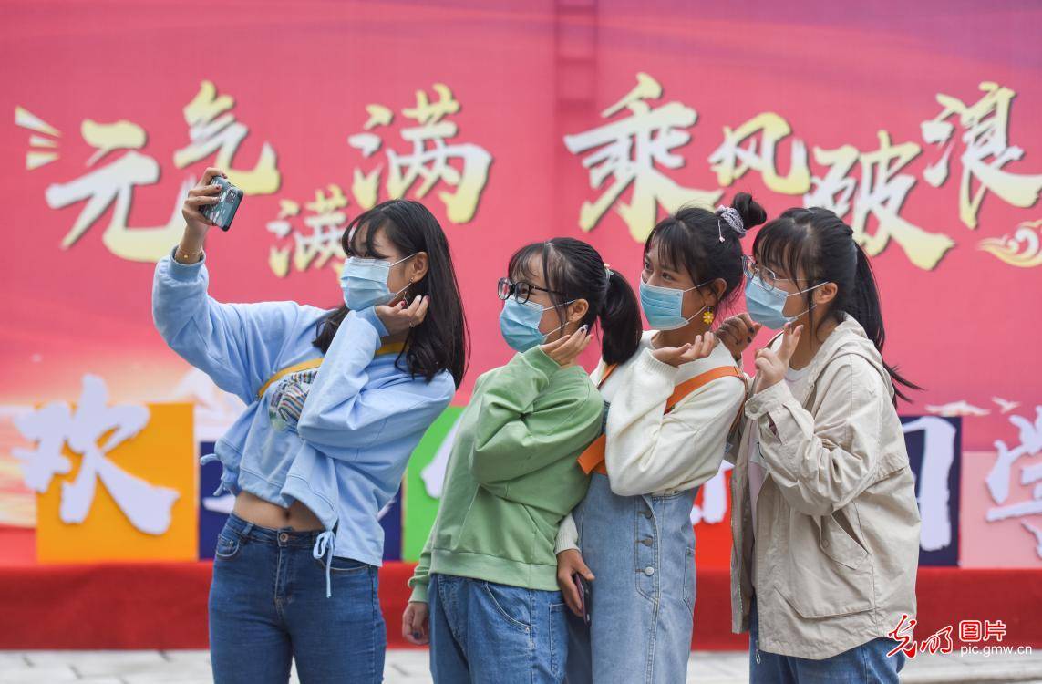 新生|湖北荆州：2020级高校新生陆续开学报到