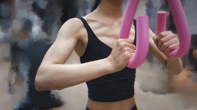 图片|和孙莉一样练舞，能拥有她的美背吗？