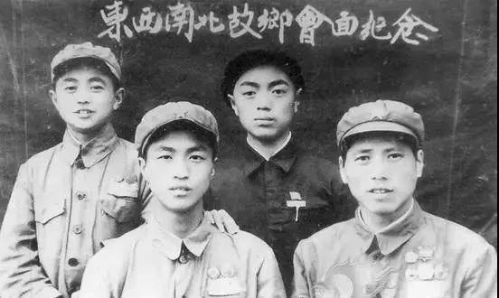 口罩|“哭湿了口罩”的《八佰》背后，这段真实的历史比电影更加直击人心……