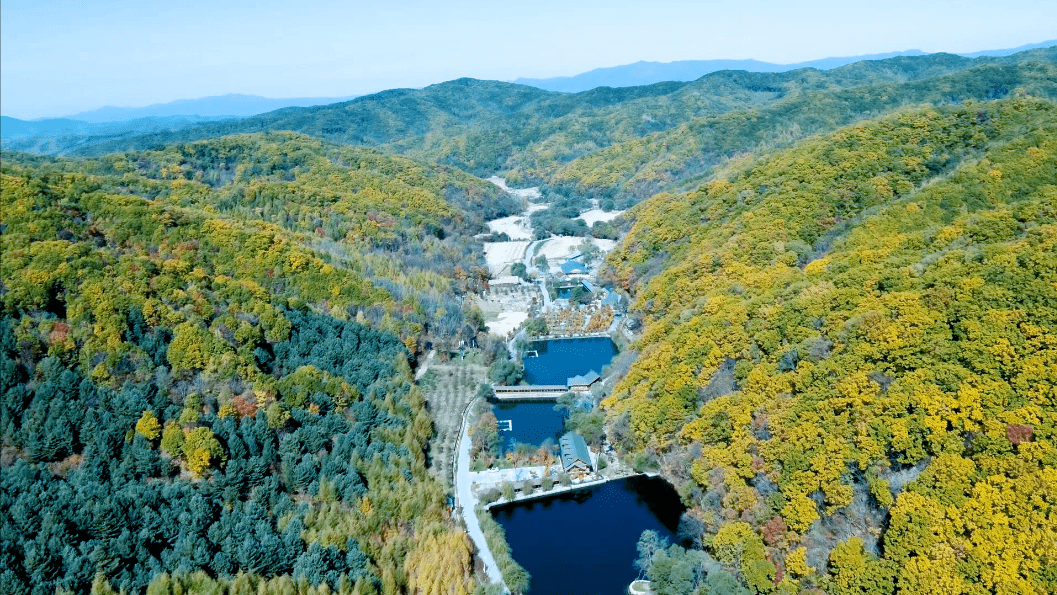 参仙谷里赏红枫 悠居山林赛神仙_抚顺