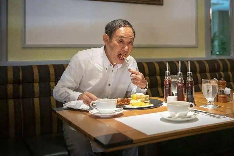 望夫|日本新首相夫人:钟点工二婚嫁给农民工,最终凭什么能望夫成龙?