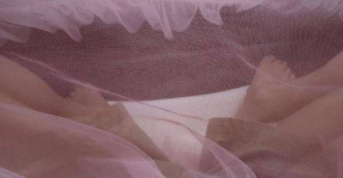 纱裙|伊能静儿子哈利再晒女装照 穿纱裙化桃花妆很精致