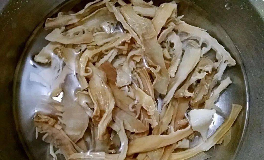每年秋天這食材我都買10斤，放多久都不會壞，炒一炒香到鄰居找！ 熱愛美食 第3张