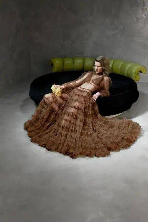 流行色|秋冬流行色新鲜出炉！秋季8大外套流行趋势/ 现在可以穿的2020秋冬连衣裙 /2020/2021秋冬最时尚的裤子指南！