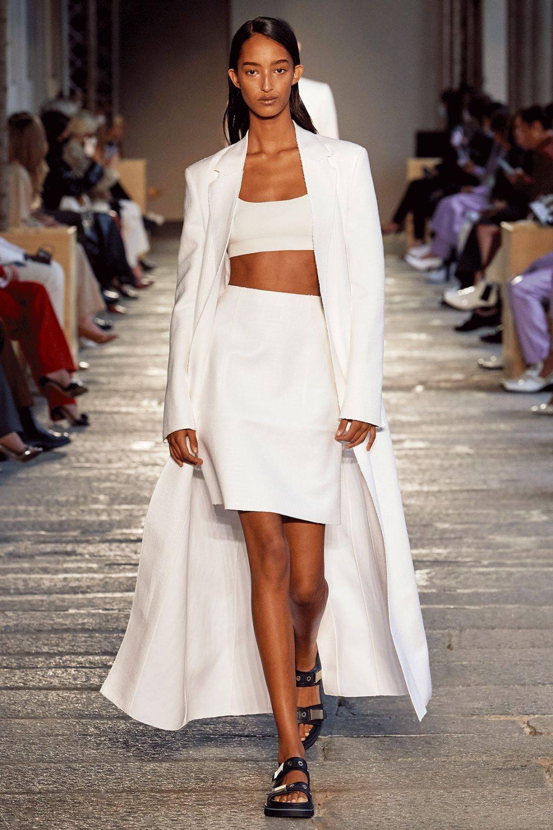 西装|我问一个偶像男星去前女友婚礼穿啥?答:一身荧光绿