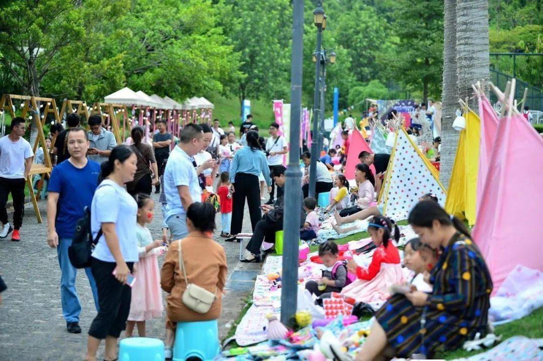 "月满华诞,情满双节 李宁体育园儿童集市/荧光夜跑/亲子瑜伽/星空