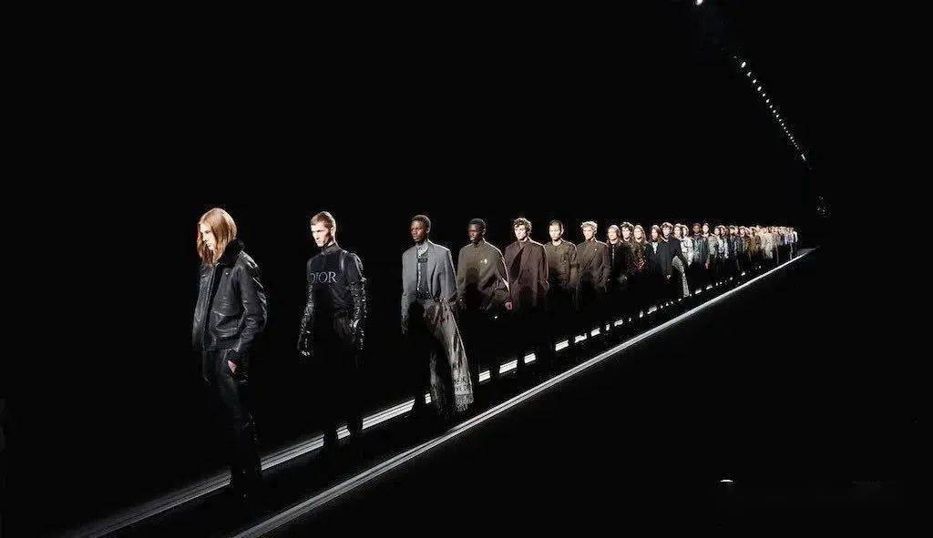 Stussy|10万的Dior X AJ不算啥，20万的Dior踏板车才是真香！