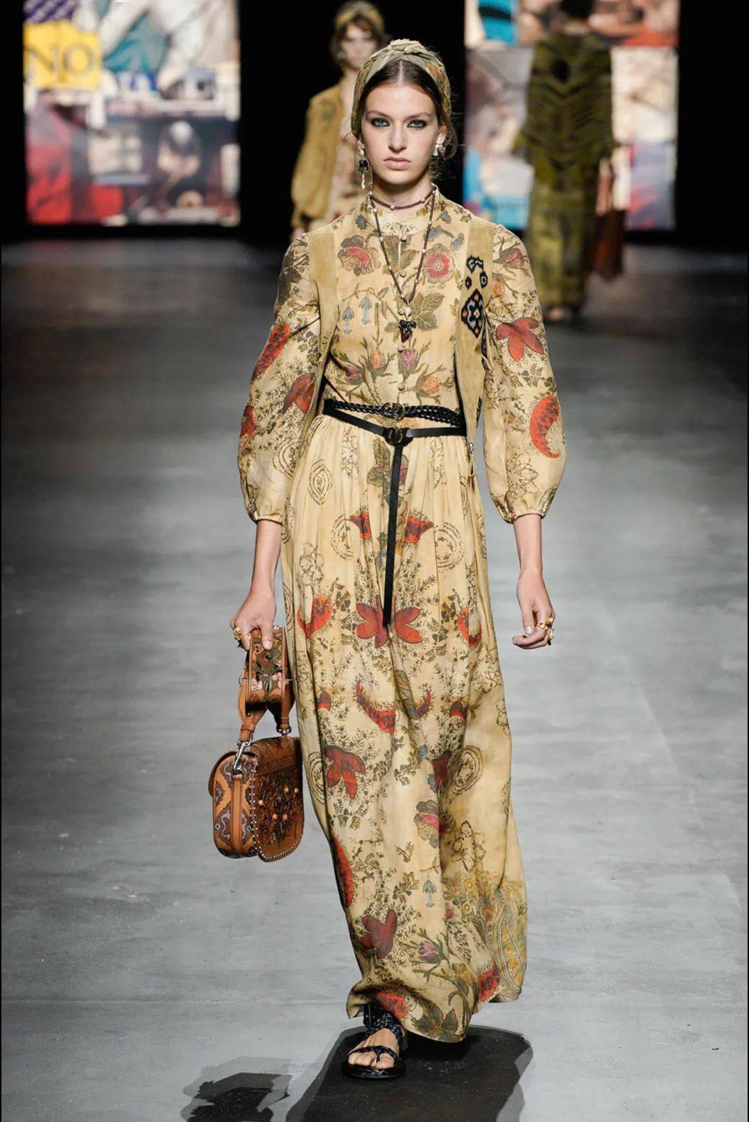 Lucia|让孟美岐、杨采钰都种草的美裙子 据说穿上它才更像“文化人”？