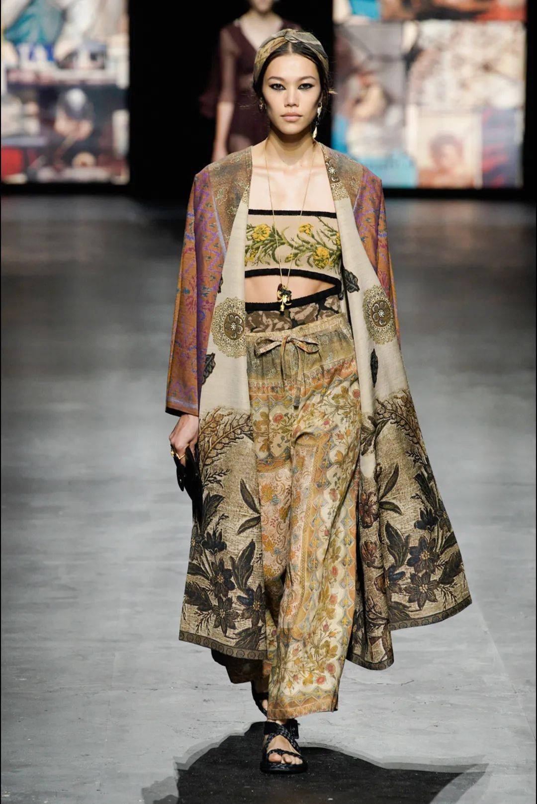 Lucia|让孟美岐、杨采钰都种草的美裙子 据说穿上它才更像“文化人”？