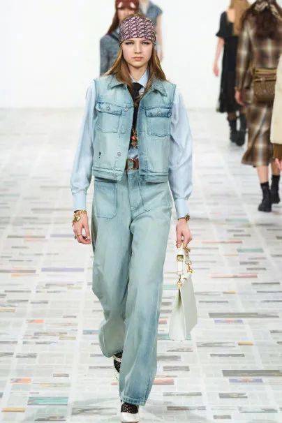 Lucia|让孟美岐、杨采钰都种草的美裙子 据说穿上它才更像“文化人”？