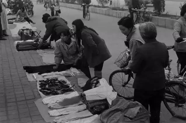 年代|90年代的成都，竟然也有这么时尚的街拍！