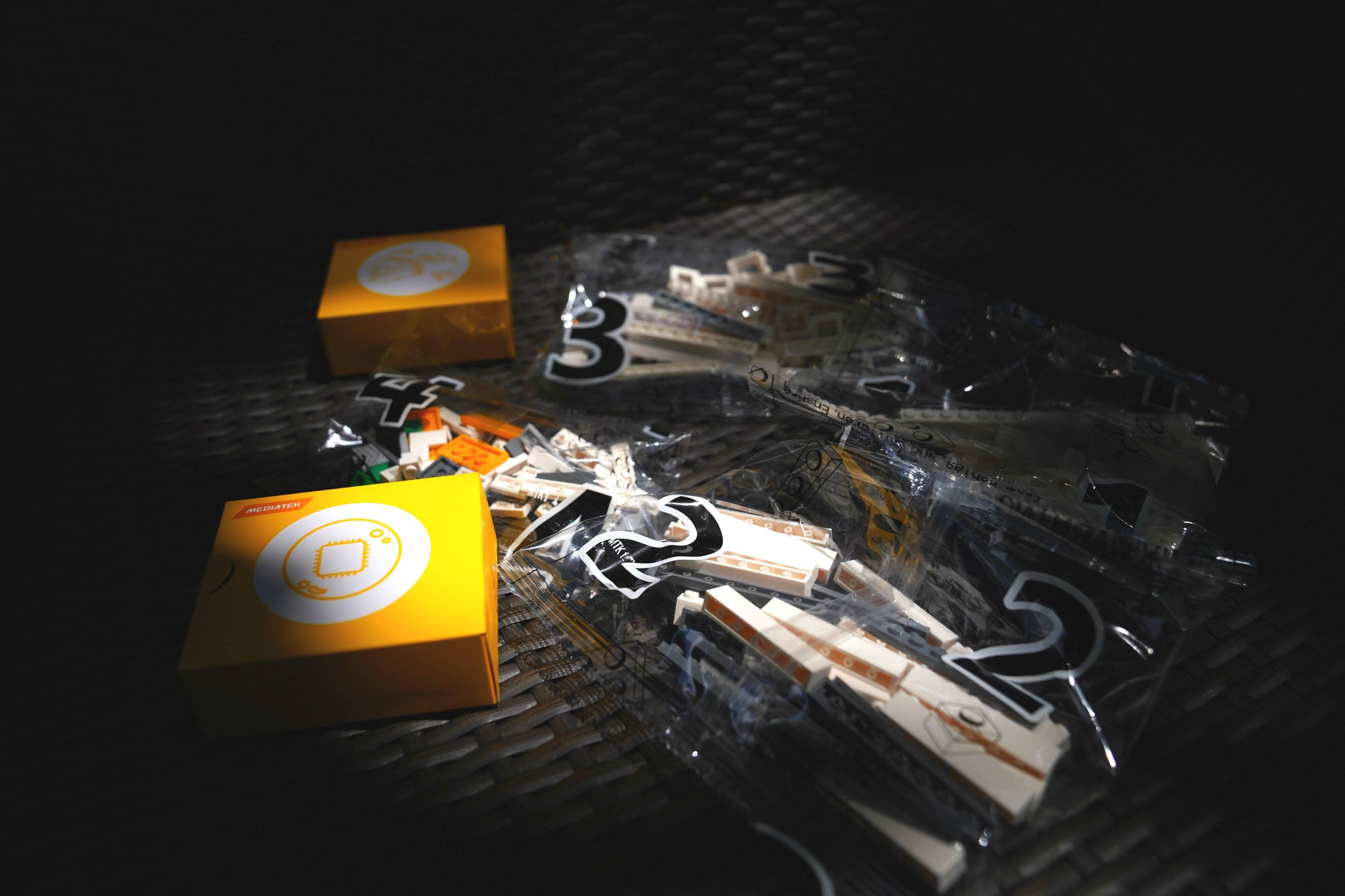 包装袋|开箱 8 盒月饼后,我们发现了品牌包装袋背后的门道