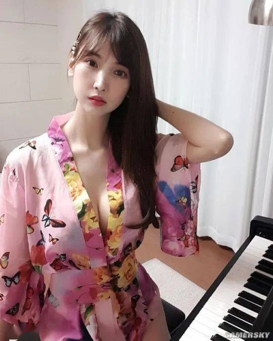 姐姐|弹琴性感画面让人心跳加速 来自韩国的钢琴小姐姐