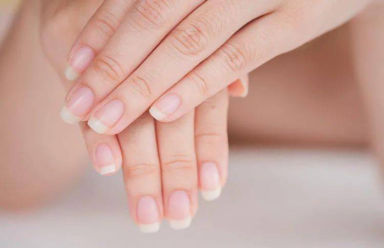 真菌|用“笔”刷一刷，灰指甲竟慢慢变光亮了