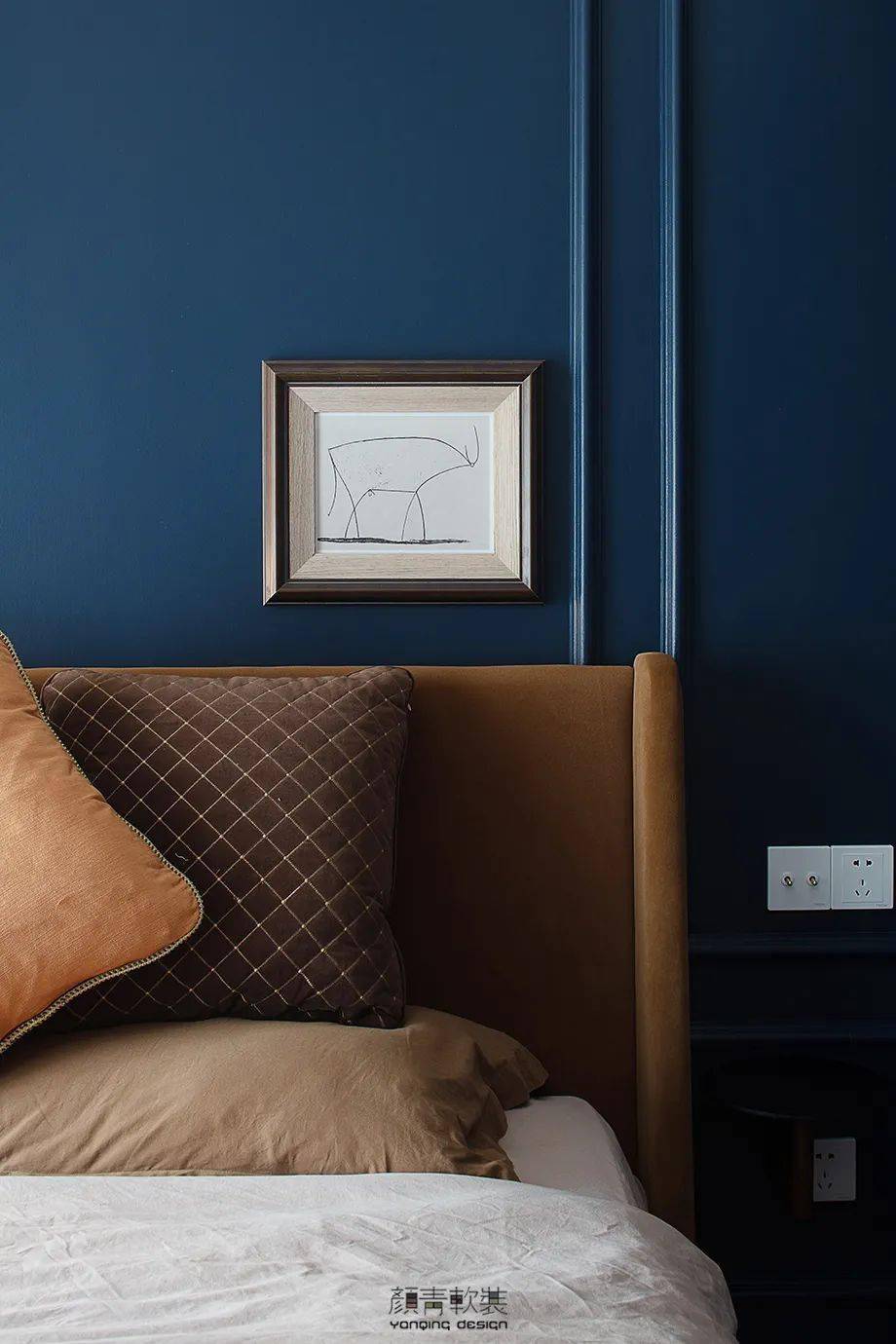 设计|满眼的复古治愈感，看设计师如何拯救精装猪肝红地板 | 颜青软装