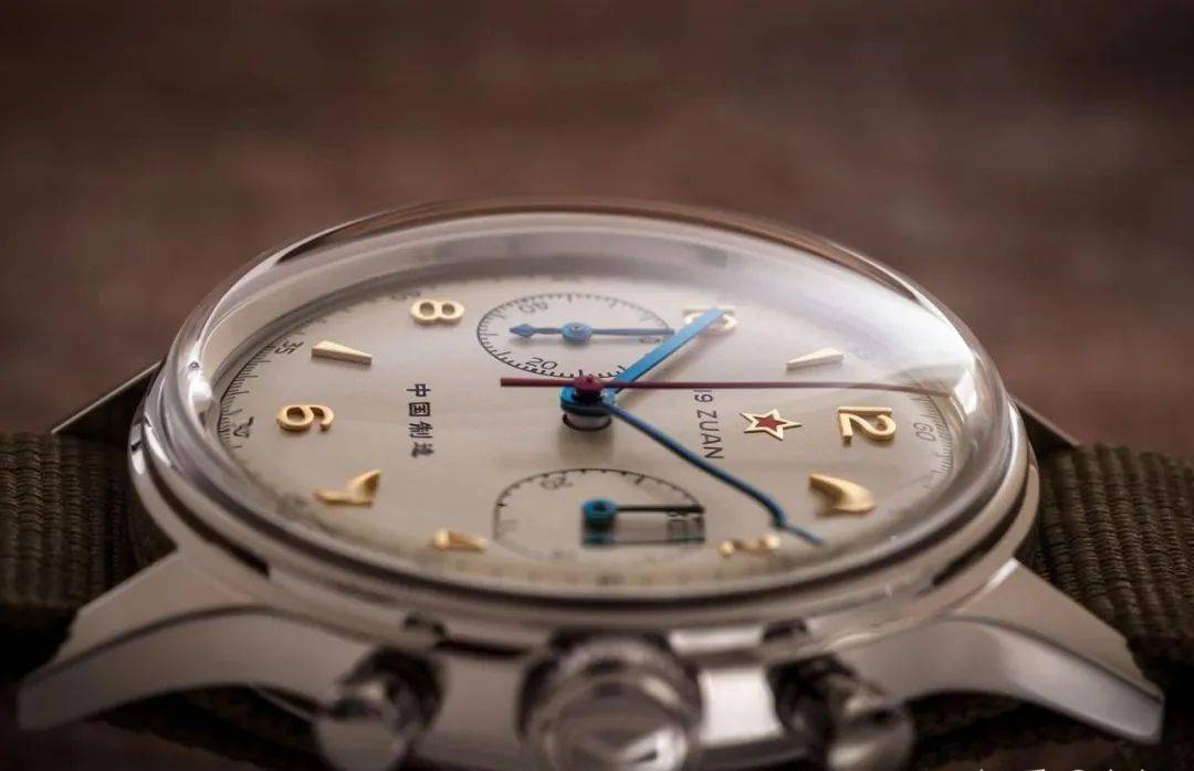 海鸥|做出中国第一块自制手表、空军一线飞行员标配，海鸥表凭什么？