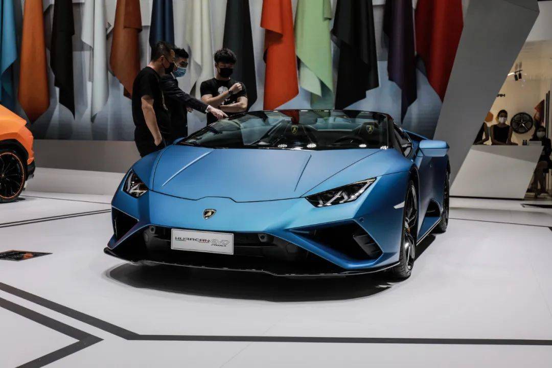 no.3 兰博基尼huracan evo 后驱敞篷版
