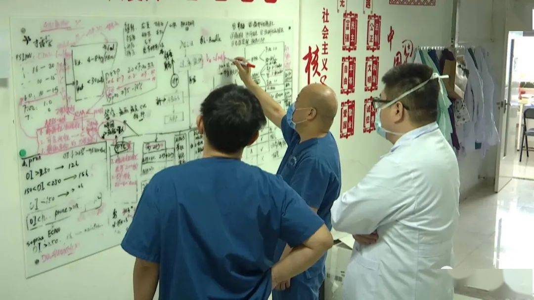 再读抗疫日记③郑瑞强我只是做了自己该做的事情