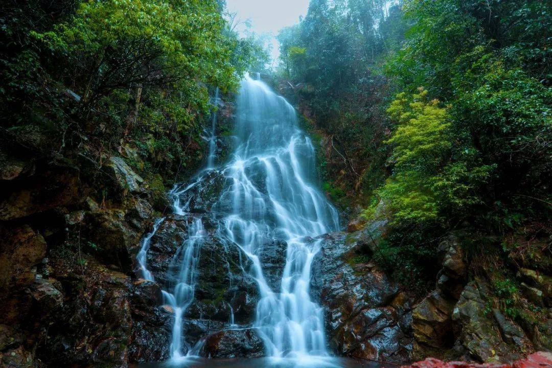 负氧最高-兰溪瀑布 兰溪谷瀑布是阳明山负离子浓度值最高的地方 在