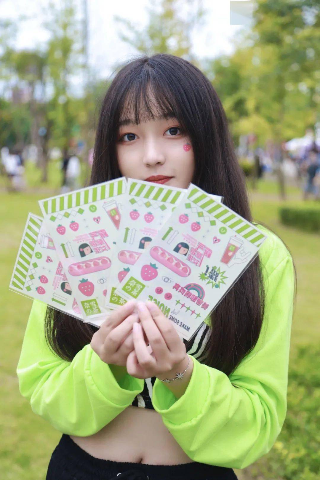 音乐节|就在刚刚！草莓音乐节现场，奈雪又去搞事情了！