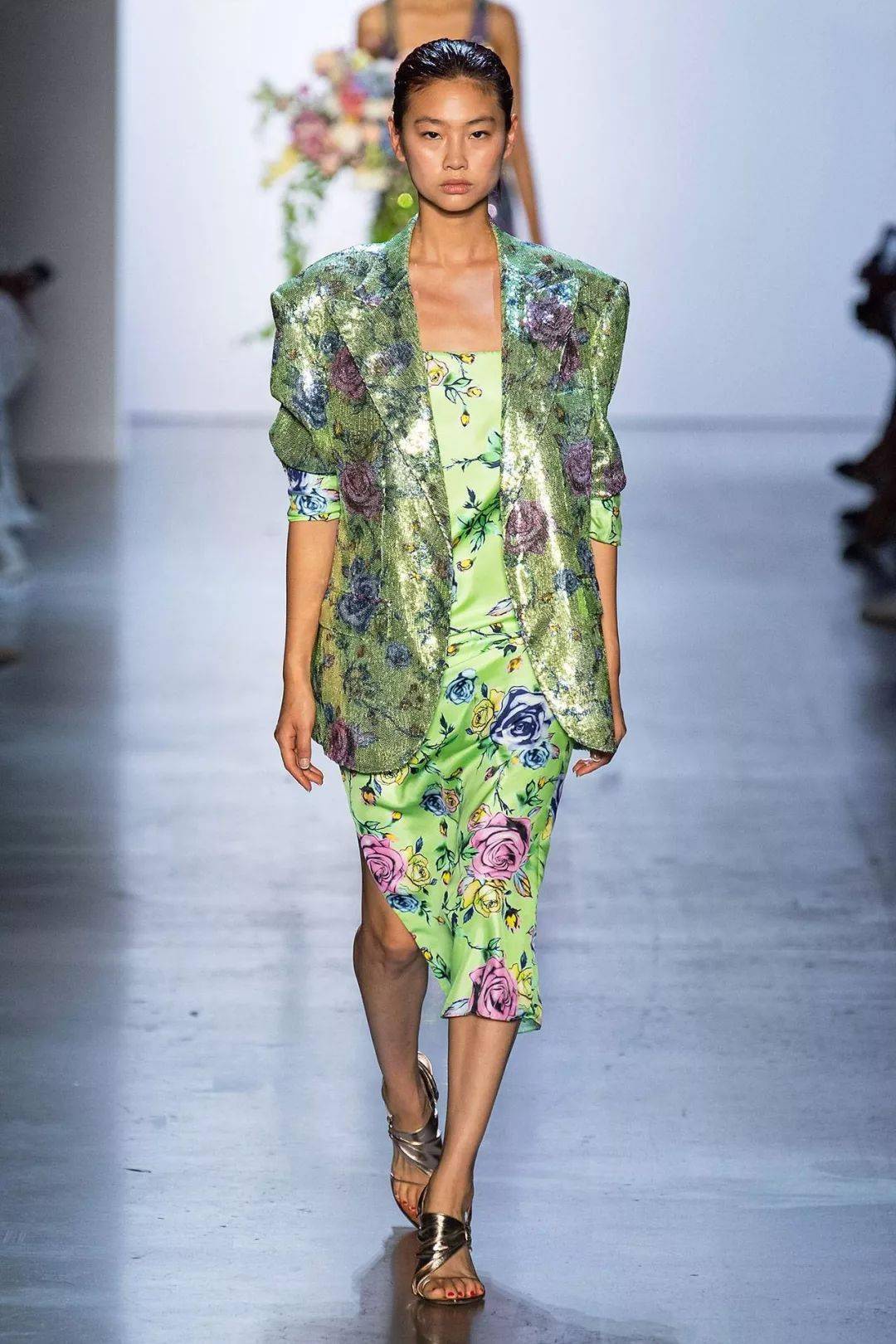 Gurung|犹如花卉田园诗的超美礼服设计，来自尼泊尔的＂名媛杀手＂设计师，美国第一夫人都爱他！