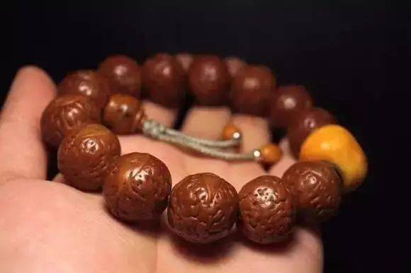 配饰|除了包浆，手串玩成这样才算高手！