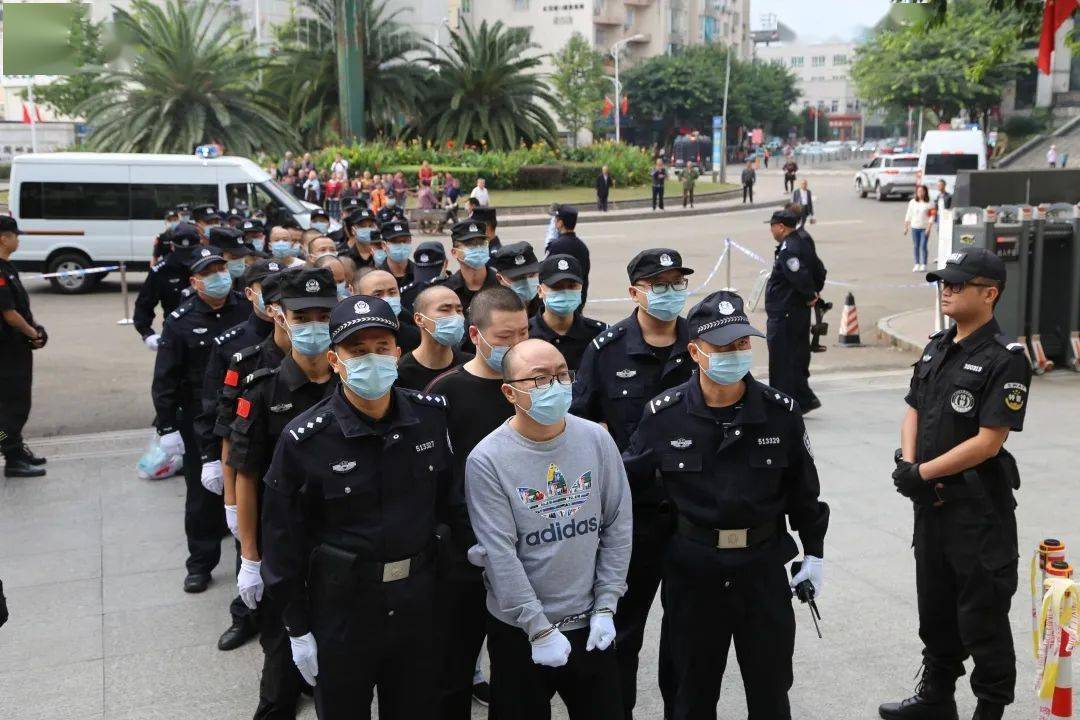 蓬安县人民法院对这起黑社会性质组织案宣判,17人获罪,最高获刑25年!